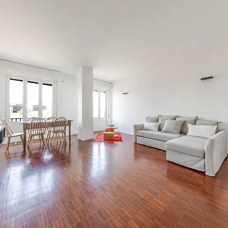 One Bedroom In The Heart Of Apartment