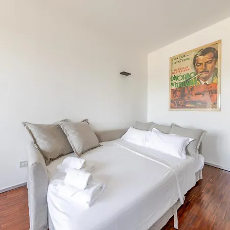 One Bedroom In The Heart Of Apartment Mailand