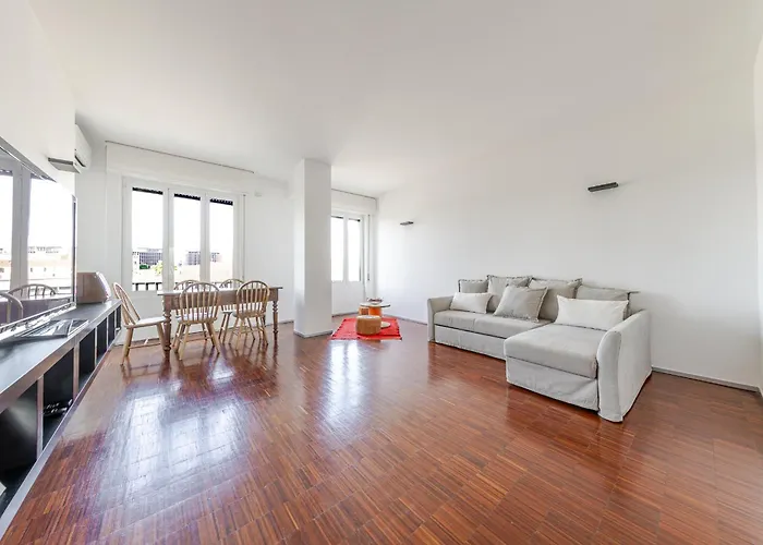 One Bedroom In The Heart Of Apartment