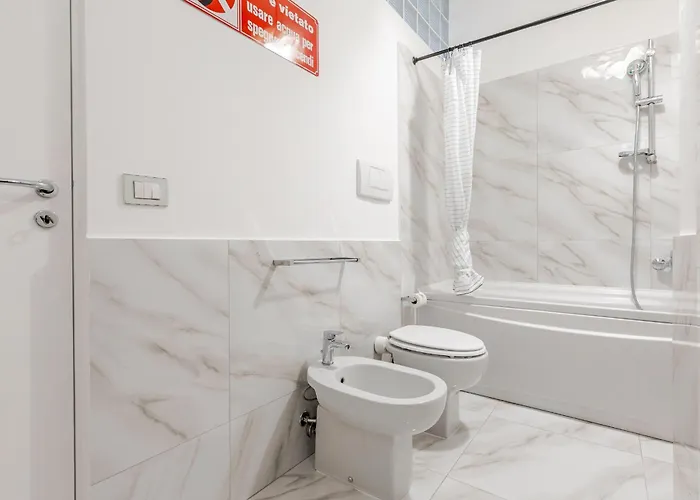 One Bedroom In The Heart Of Apartment *